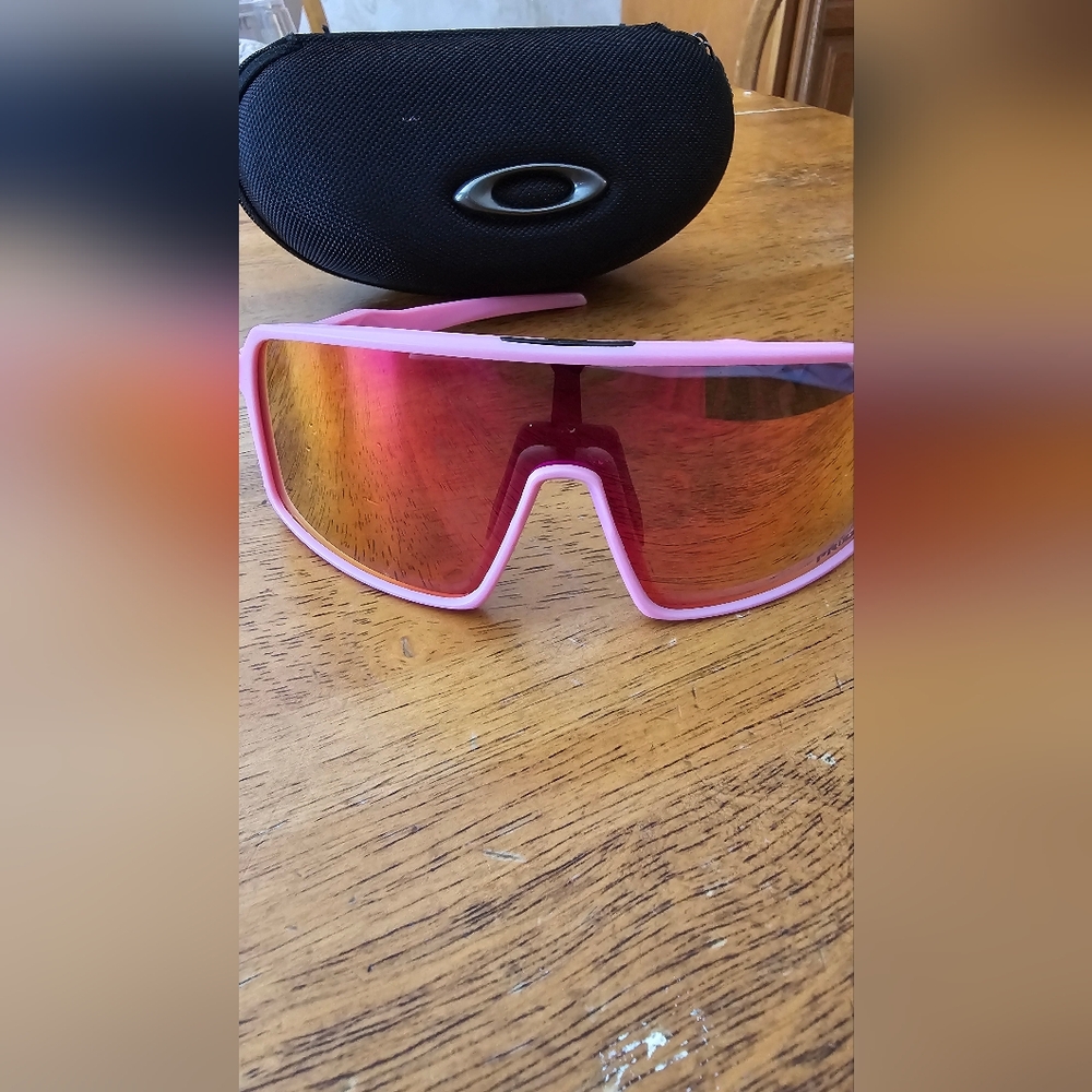 Limited edition Oakley Sutros